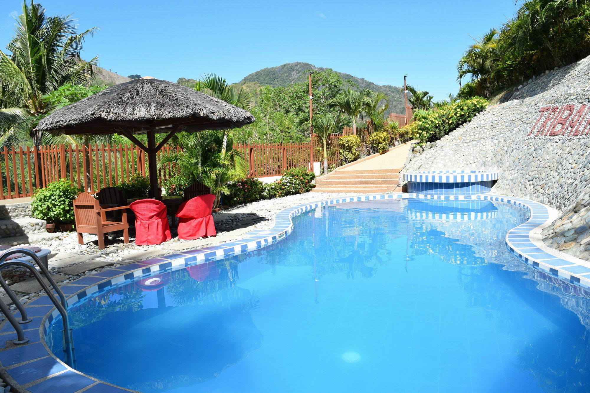 Tribal Hills Mountain Resort Puerto Galera Exterior photo